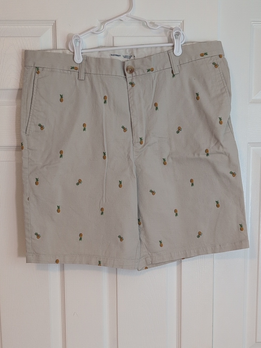 Old Navy Men's Pineapple Print Khaki Shorts